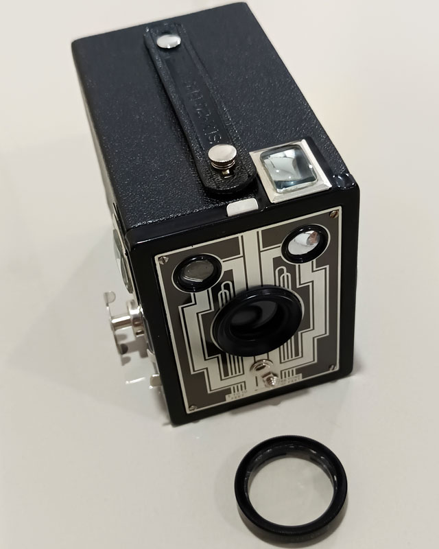 Kodak Six-20 Brownie US Model No. 7A Portrait Attachment 1