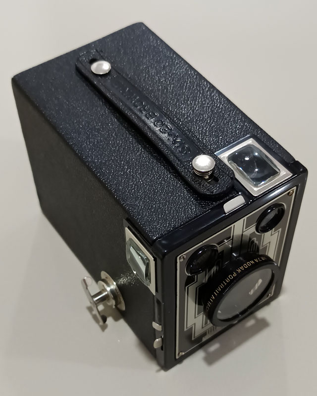 Kodak Six-20 Brownie US Model No. 7A Portrait Attachment 2