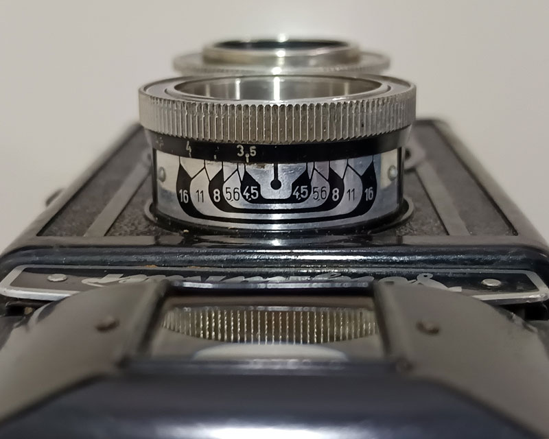 Voigtländer Brillant S Top Lens Scale