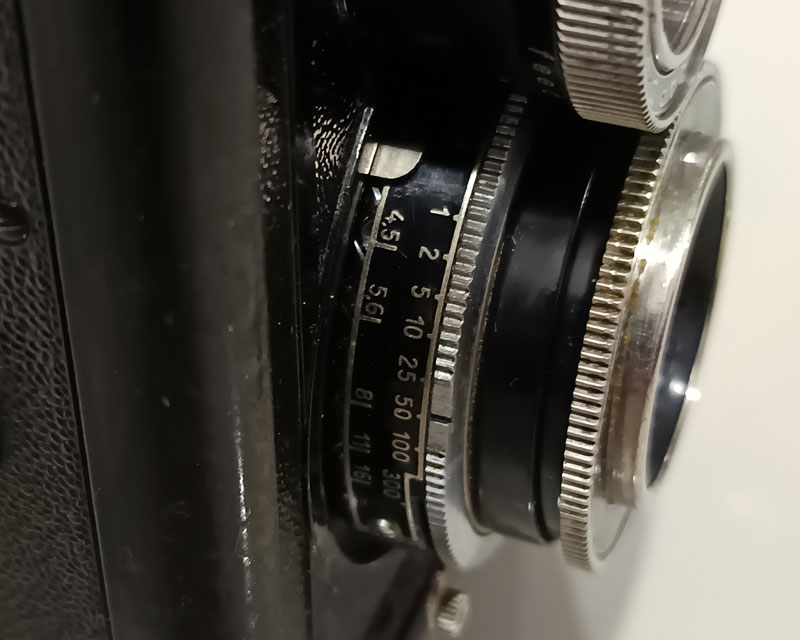 Voigtländer Brillant S Right Lens Scale